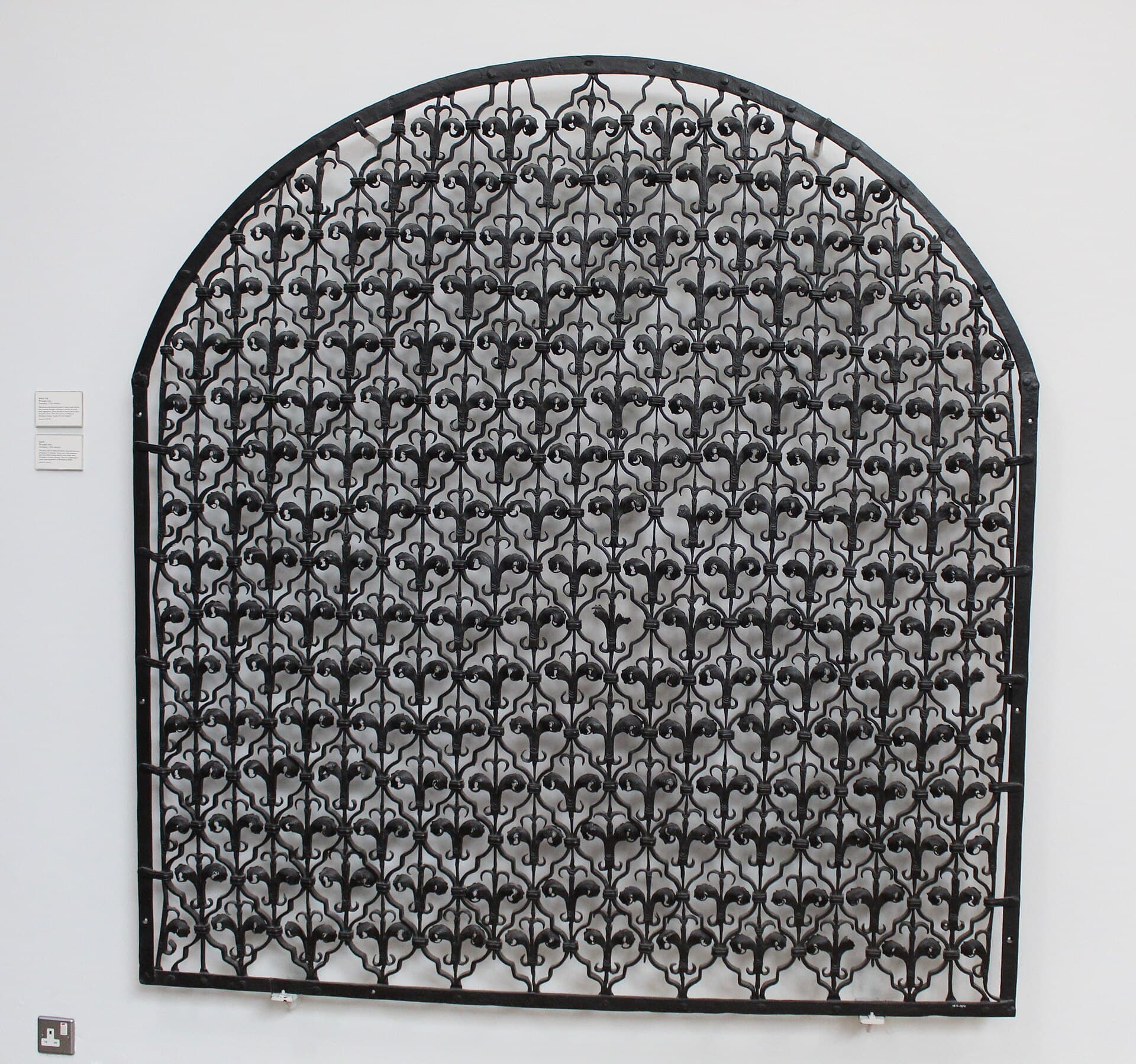 Portón metálico (imagen referencial)